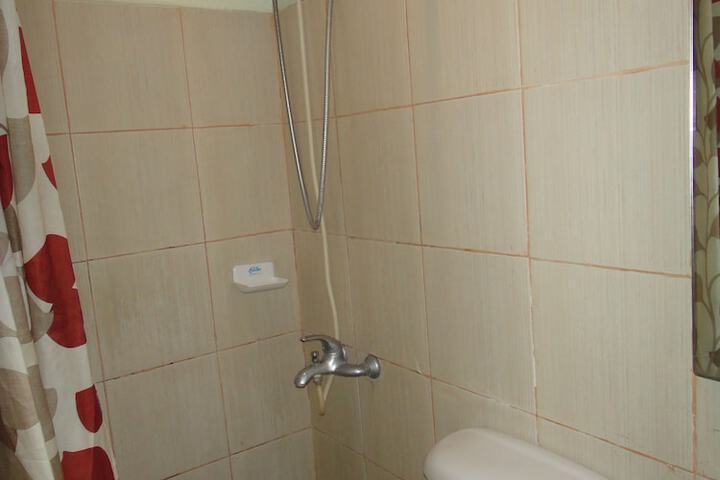 Room 10 of 14