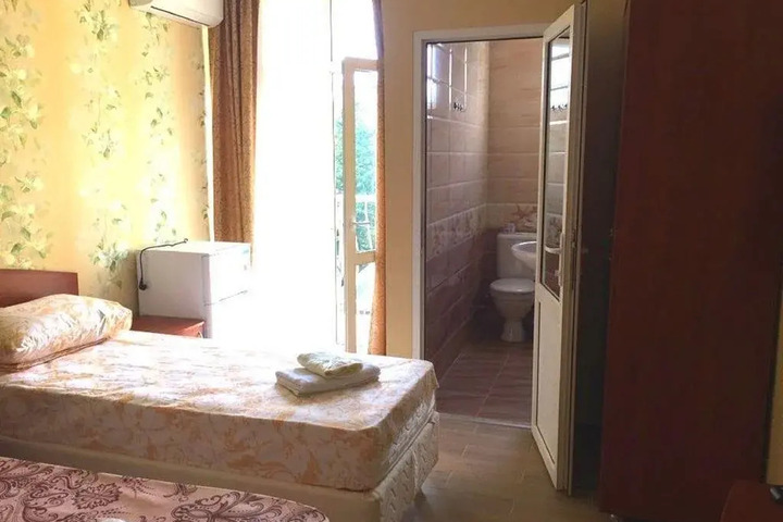 Room 2 of 11