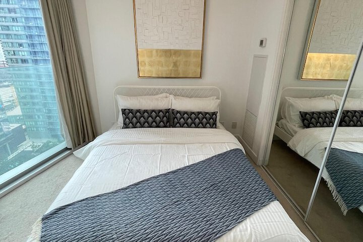 Room 32 of 273