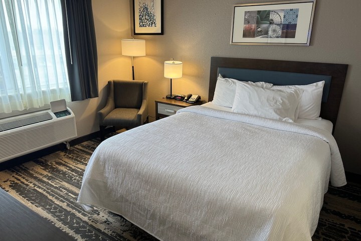 2 Queen Beds (4 of 15)