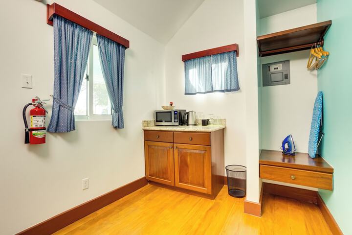 Room 30 of 146