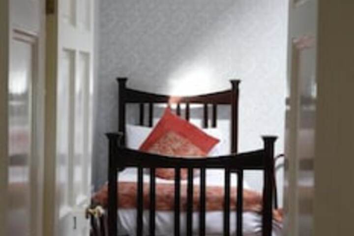 Room 3 of 81