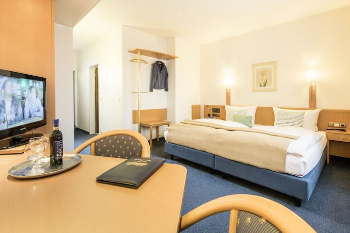 Room 3 of 51