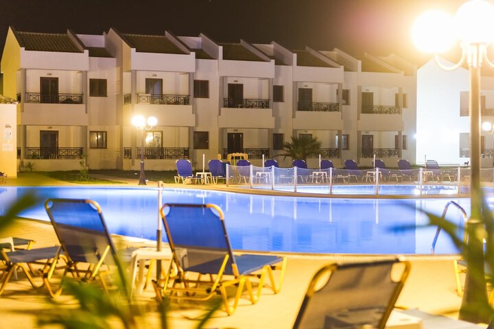 Hotel Pool