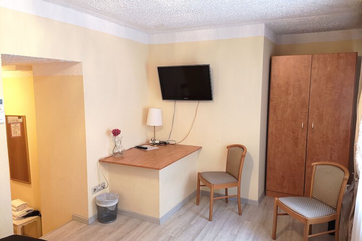 Room 49 of 145