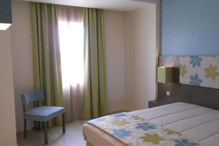 Room 5 of 42