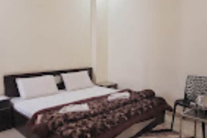 Room 10 of 19