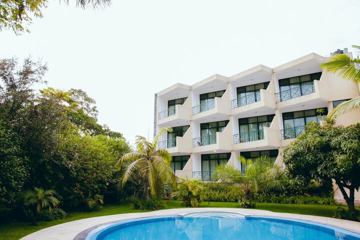 Pools & Facilities