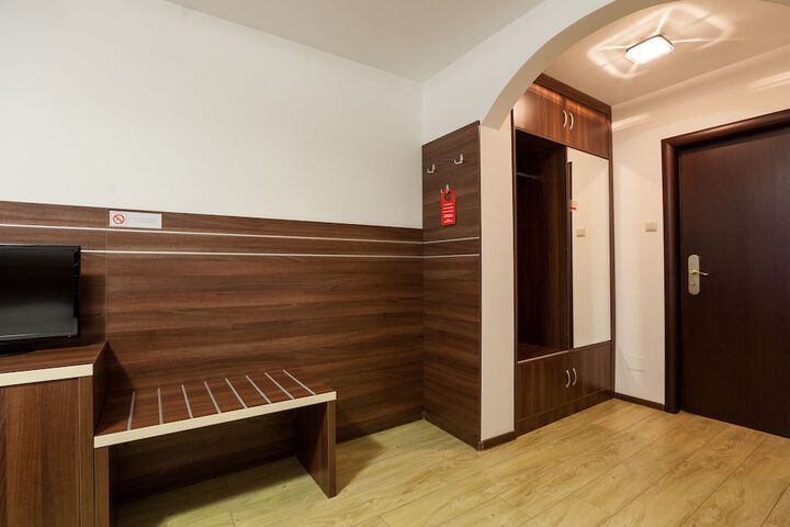 Room 7 of 38
