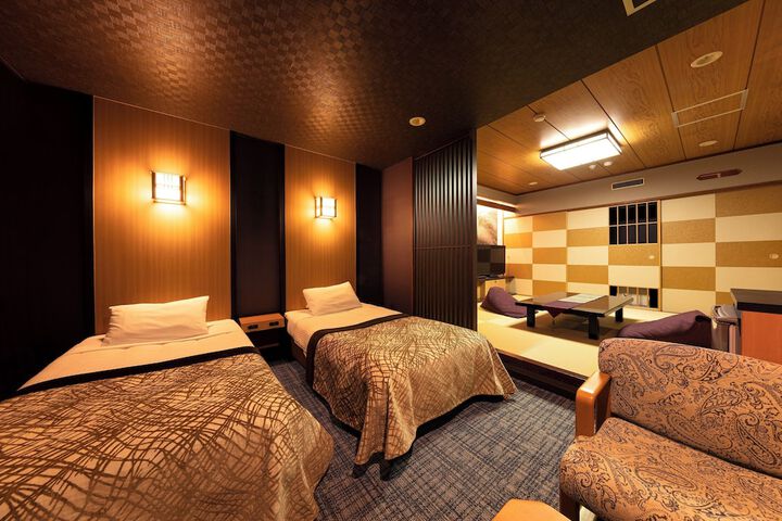 Room 12 of 48