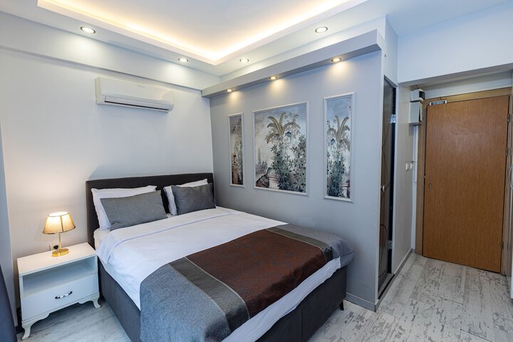 Room 16 of 66
