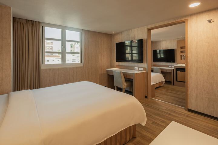 Room 20 of 76