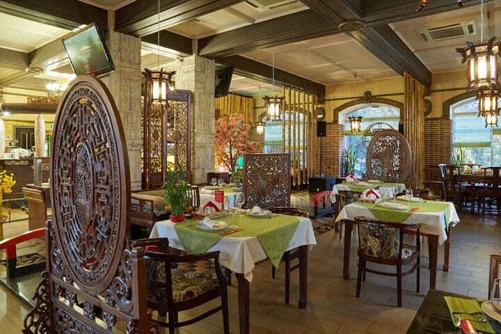 Dining 44 of 75