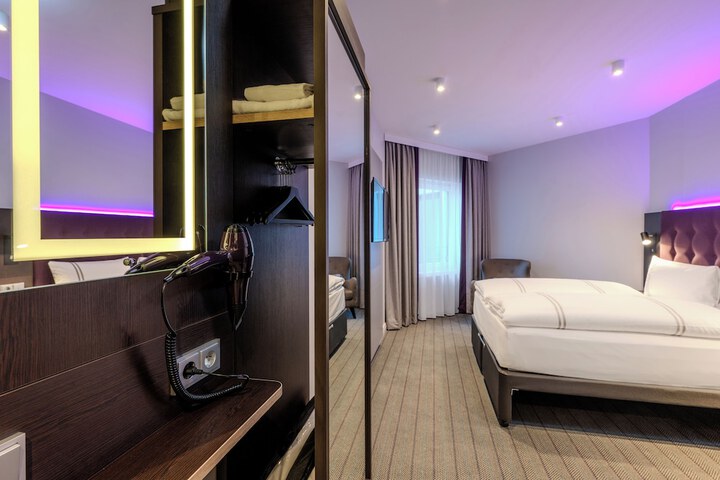 Room 34 of 79