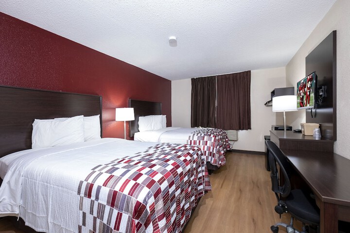 Deluxe 2 Double Beds (5 of 6)