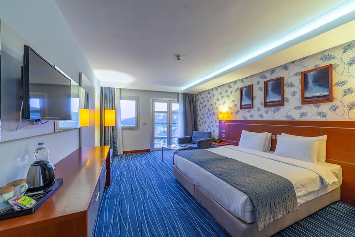 Room 19 of 128