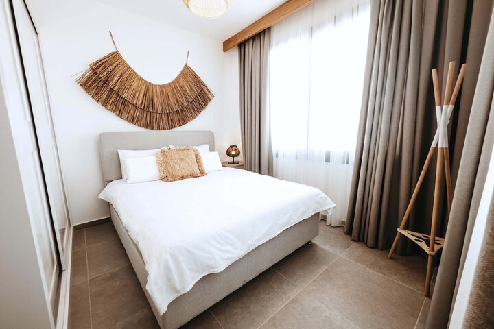 Room 32 of 196