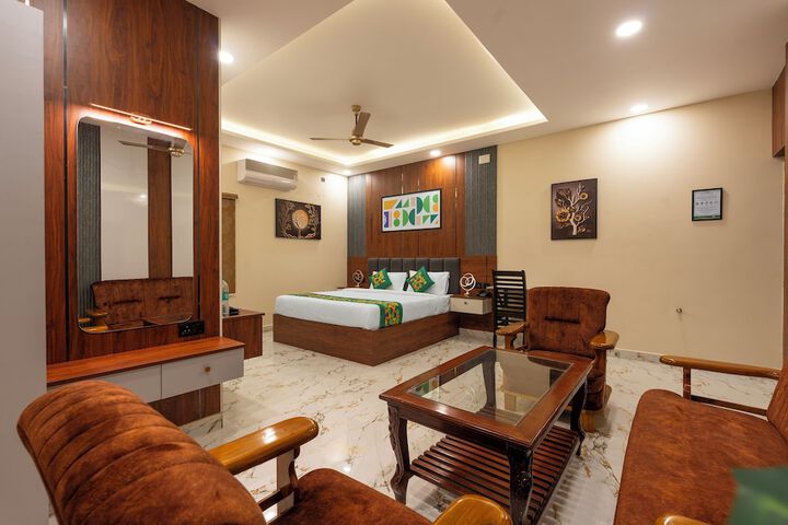 Room 16 of 37