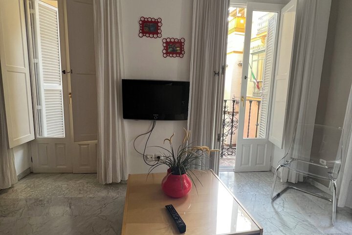Room 25 of 38