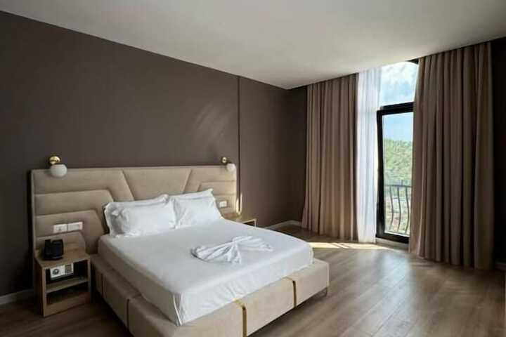 Room 35 of 78