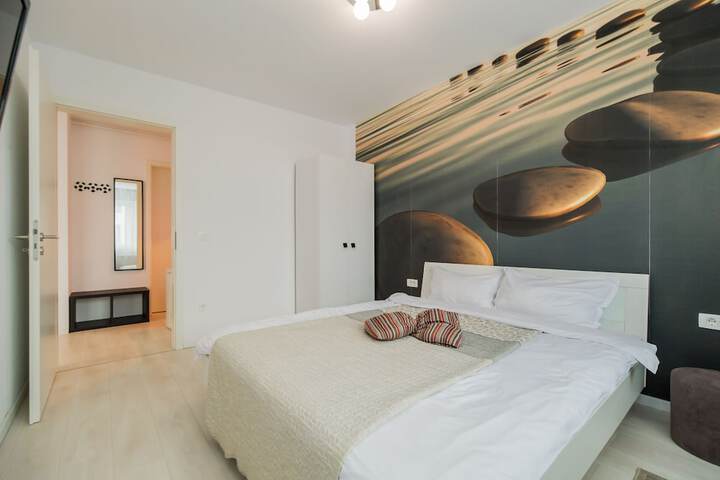 Room 2 of 20