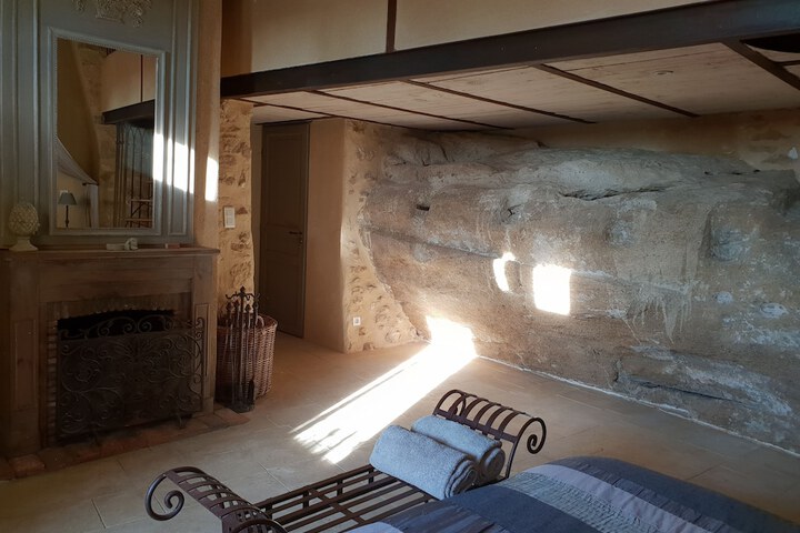 Room 10 of 71