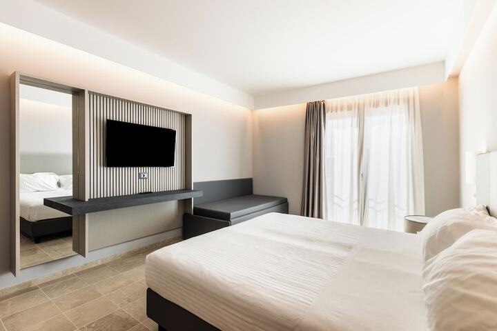 Room 12 of 27