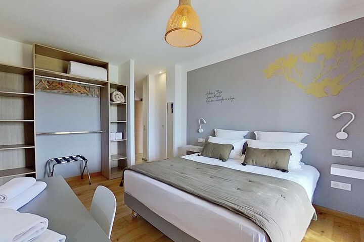 Room 2 of 55