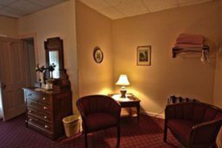 Room 148 of 159
