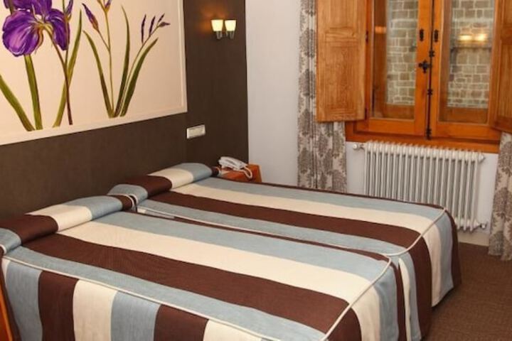 Room 4 of 51