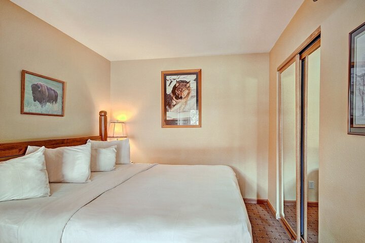 Room 2 of 30