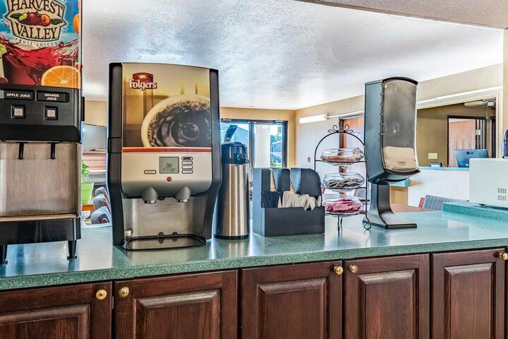 Breakfast/Coffee Service 5 of 22