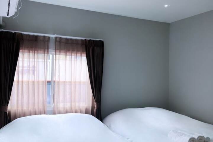 Room 3 of 17