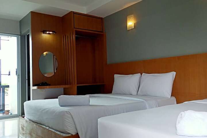 Room 11 of 40