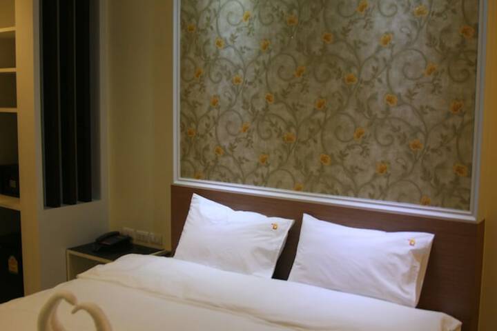 Room 9 of 27