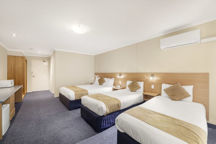 Room 10 of 39
