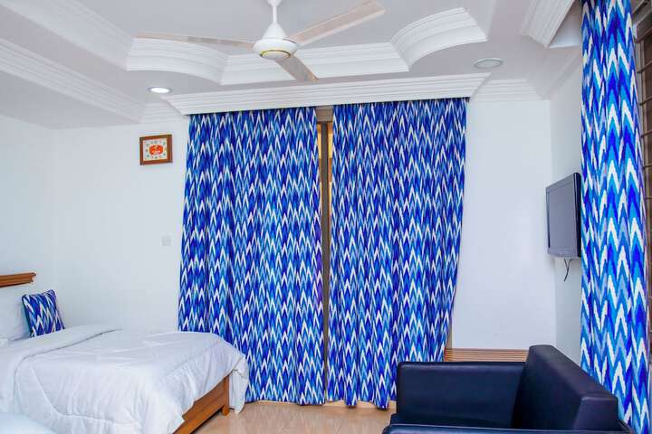 Room 40 of 99
