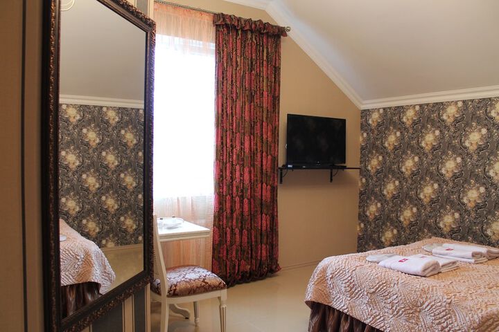 Room 18 of 33