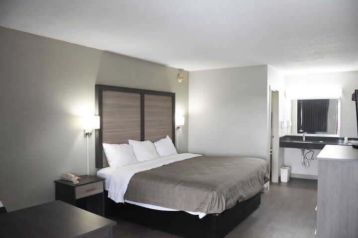 Room 7 of 27
