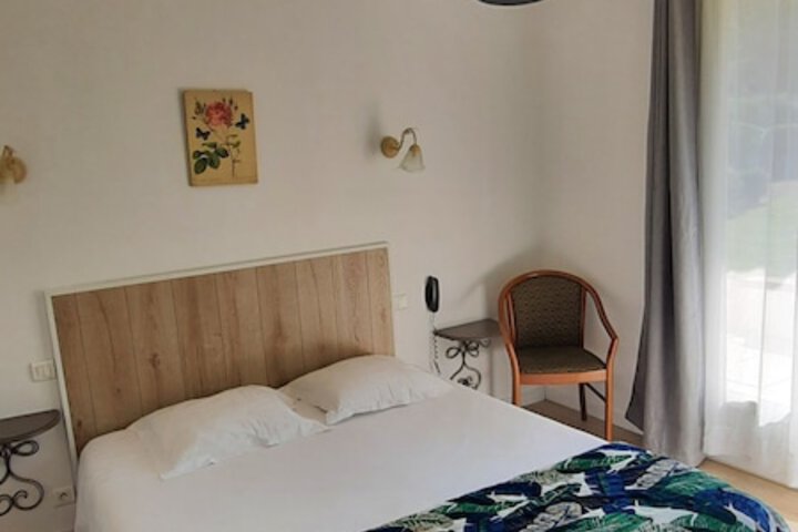 Room 13 of 74