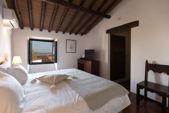 Room 3 of 61