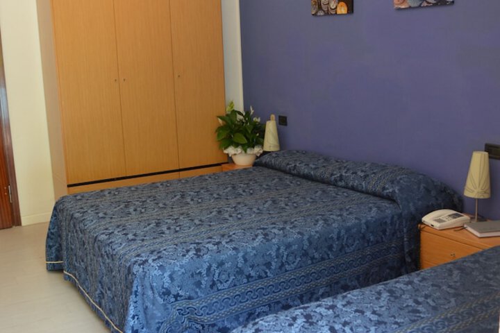 Room 7 of 28