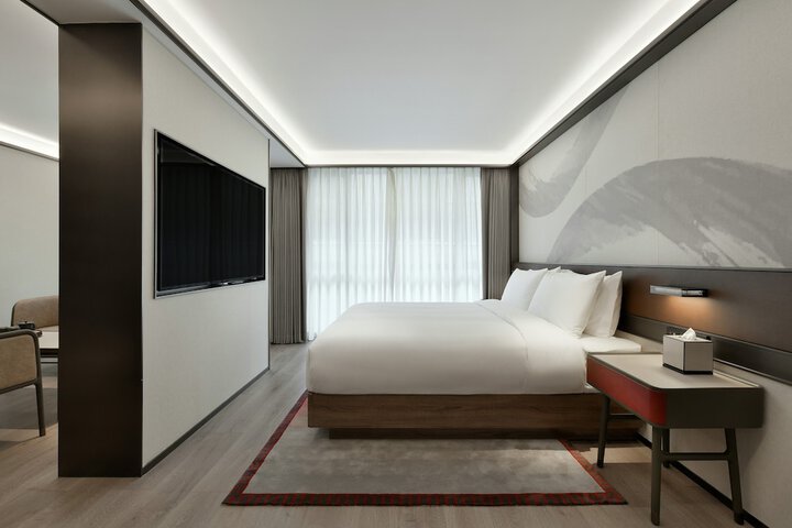 Room 16 of 46