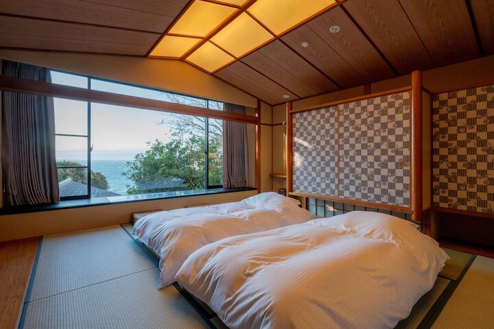 Room 13 of 26