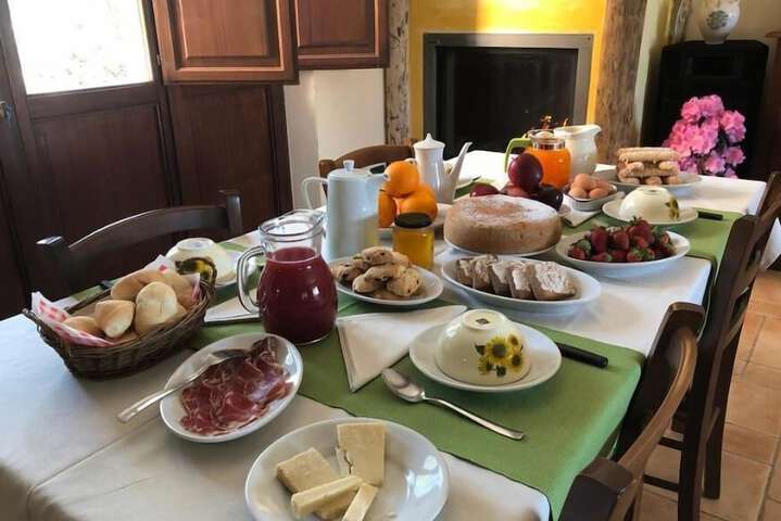 Dining 16 of 27
