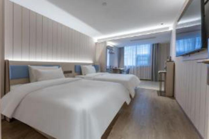 Room 5 of 7