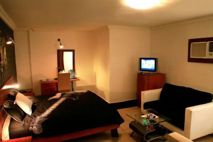 Room 3 of 9