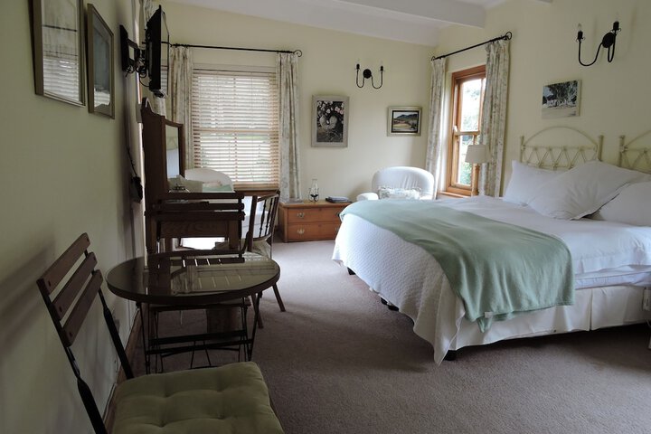 Room 3 of 56
