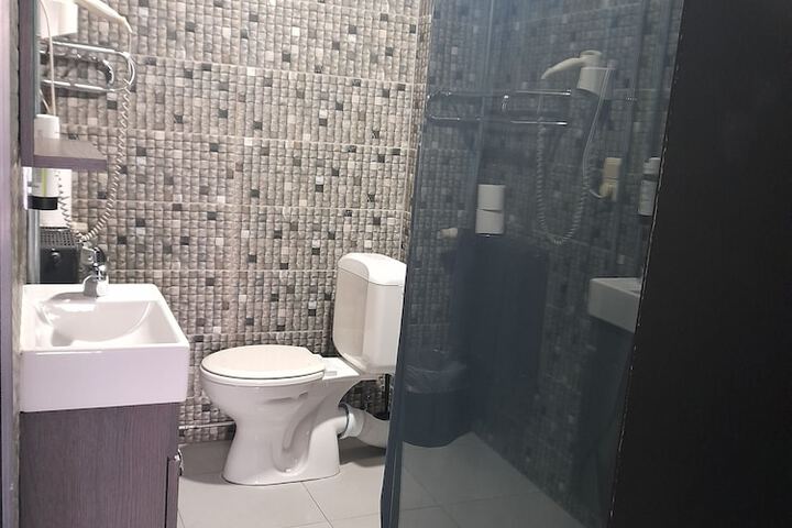 Room 16 of 39