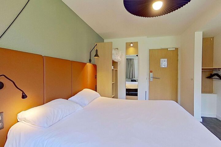 Room 16 of 81
